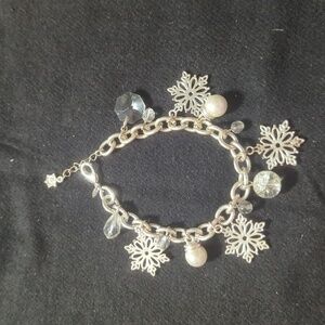 Vintage Avon Silver Tone Snowflake White Faux Pearl Beaded Statement Bracelet